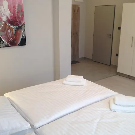 Phoenix 3*