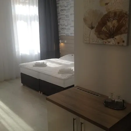 Phoenix Vendégház 3*