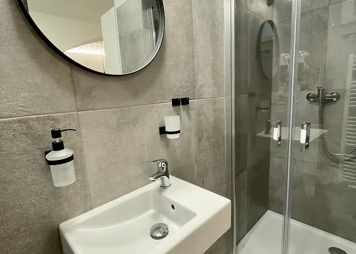 ゲストハウス Phoenix ズノイモ