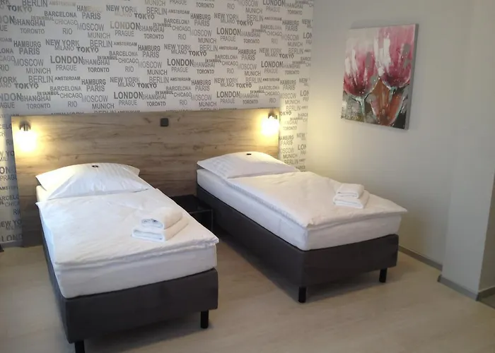 Phoenix ゲストハウス 3*