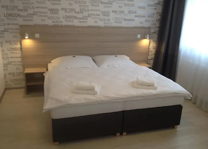 Phoenix Pensionat 3*